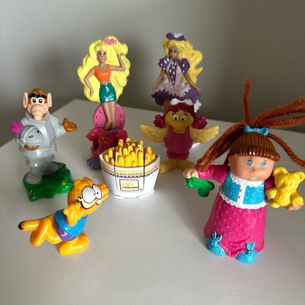 Vintage Mini Plastic Collectables Toy Lot Of 7